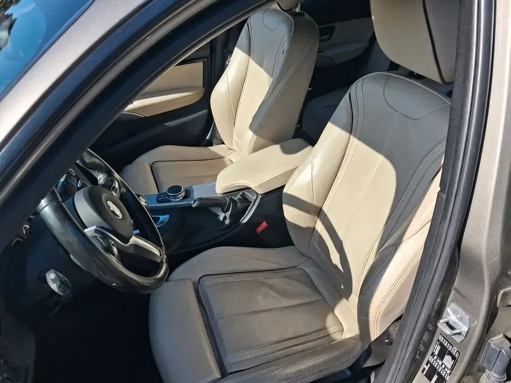 Gebraucht BMW 325 M Sport 224 PS (164 kW) 2017 Gold Kombi
