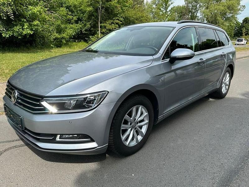 Silber Gebraucht 2018 VW Passat Kombi | 13.990 € (Superpreis) - Bild 1/4