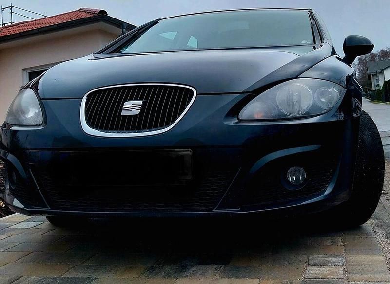 Second-hand Seat Leon Reference 110 CP (80 kW) 2013 Negru Berlinǎ