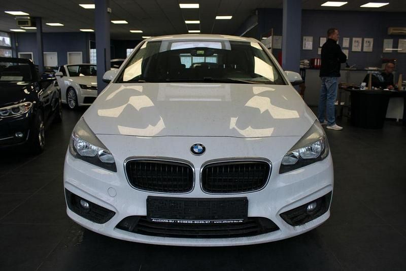 Gebraucht BMW 218 Active Tourer Advantage 136 PS (100 kW) 2016 Weiß Van / Kleinbus