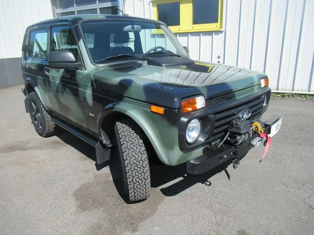 Gebraucht Lada niva 83 PS (61 kW) 2020 Grün SUV