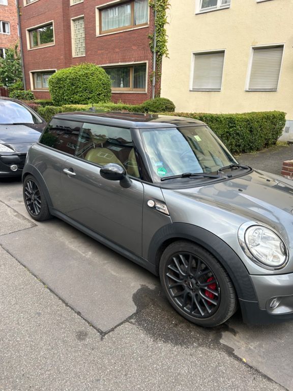 Silber Gebraucht 2010 Mini John Cooper Works Kleinwagen | 9.100 € (Guter Preis) - Bild 1/4