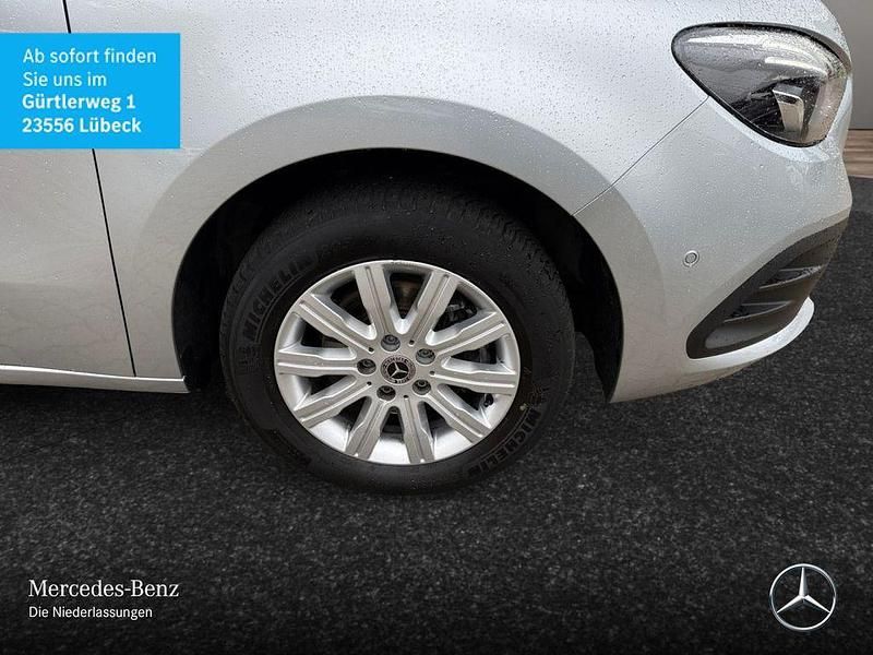 Gebraucht Mercedes T180 Progressive 116 PS (85 kW) 2024 Silber Van / Kleinbus