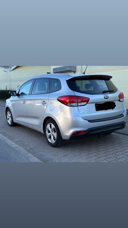 Gebraucht Kia Carens 136 PS (100 kW) 2015 Silber Van / Kleinbus