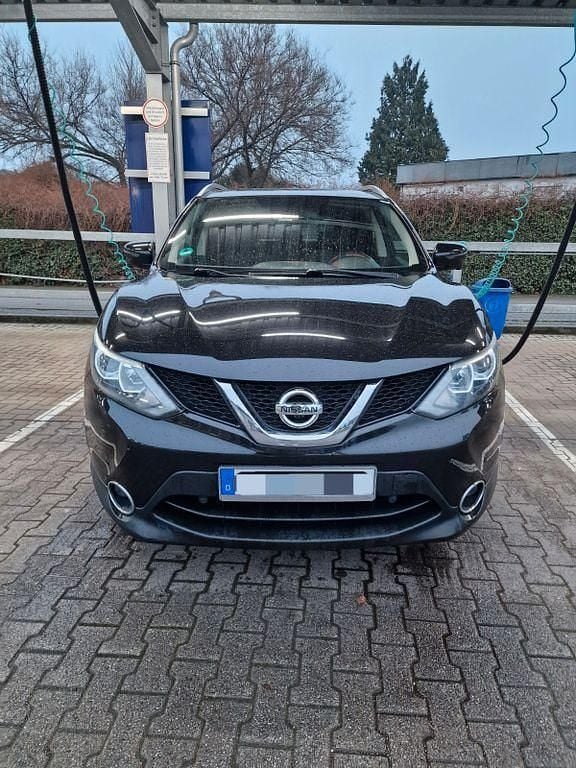 Schwarz Gebraucht 2016 Nissan Qashqai N-Connecta SUV | 12.700 € (Fairer Preis) - Bild 1/4