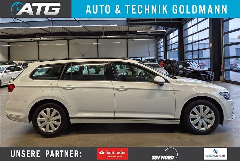 Weiß Gebraucht 2020 VW Passat Kombi | 17.790 € (Guter Preis) - Bild 1/4