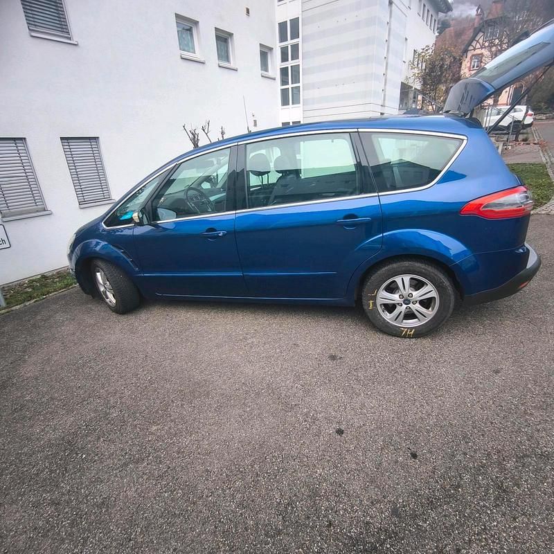Blau Gebraucht 2014 Ford S-MAX Titanium Van / Kleinbus | 12.000 € (Teuer) - Bild 1/4