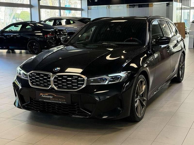 Gebraucht BMW 340 374 PS (275 kW) 2024 Saphirschwarz Kombi
