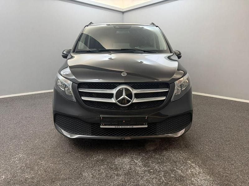 Gebraucht Mercedes V220 AMG 163 PS (119 kW) 2022 Weiß Van / Kleinbus