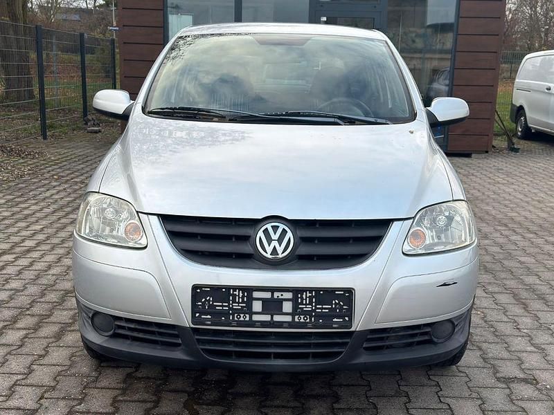 Second-hand VW Fox 69 CP (50 kW) 2005 Argintiu Hatchback