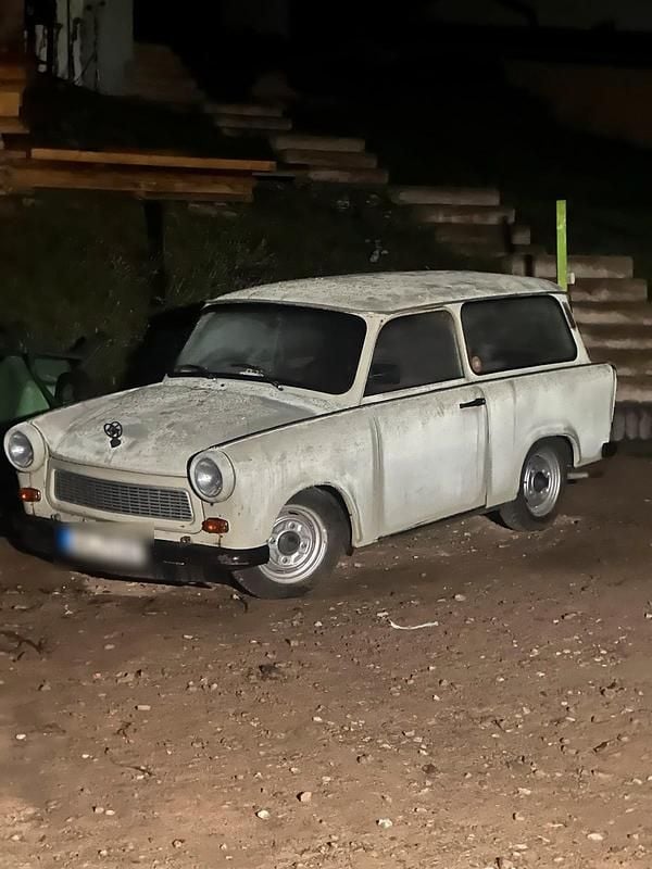 Beige Gebraucht 1988 Trabant 601 Kombi | 8.300 € - Bild 1/4