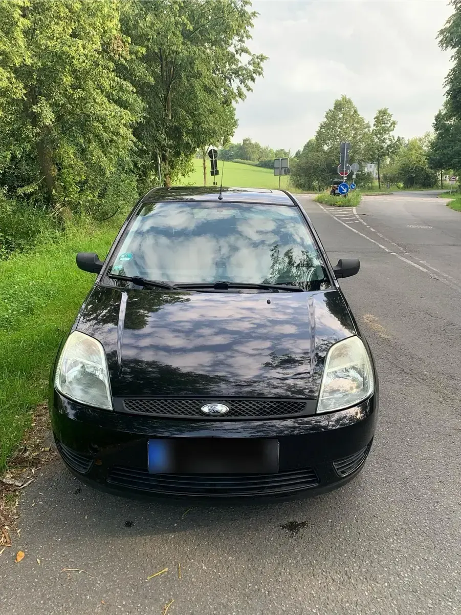 Gebraucht Ford Fiesta 69 PS (50 kW) 2005 Schwarz Kleinwagen