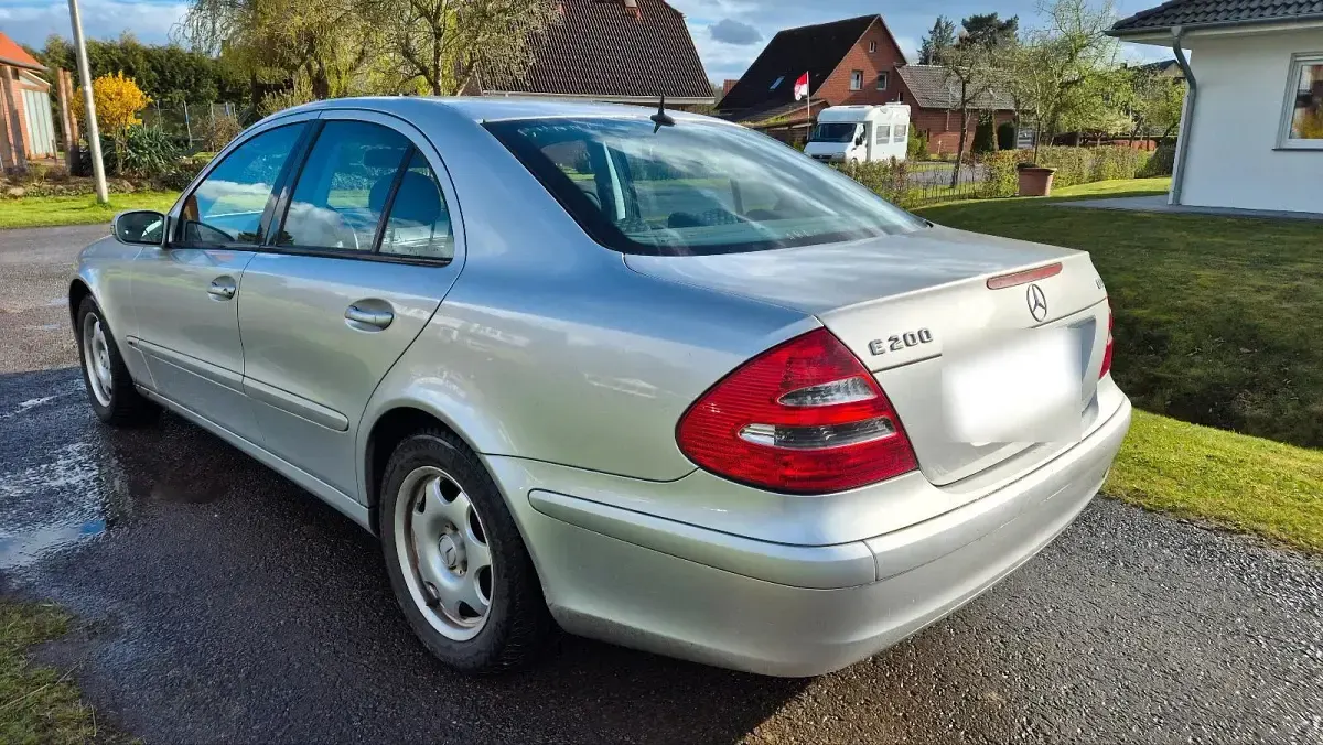 Occasion Mercedes E200 122 ch (89 kW) 2004 Argent Berline