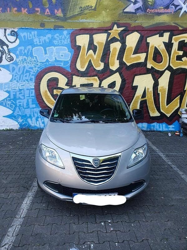 Gold Gebraucht 2013 Lancia Ypsilon Gold Kleinwagen | 7.000 € (Fairer Preis) - Bild 1/4