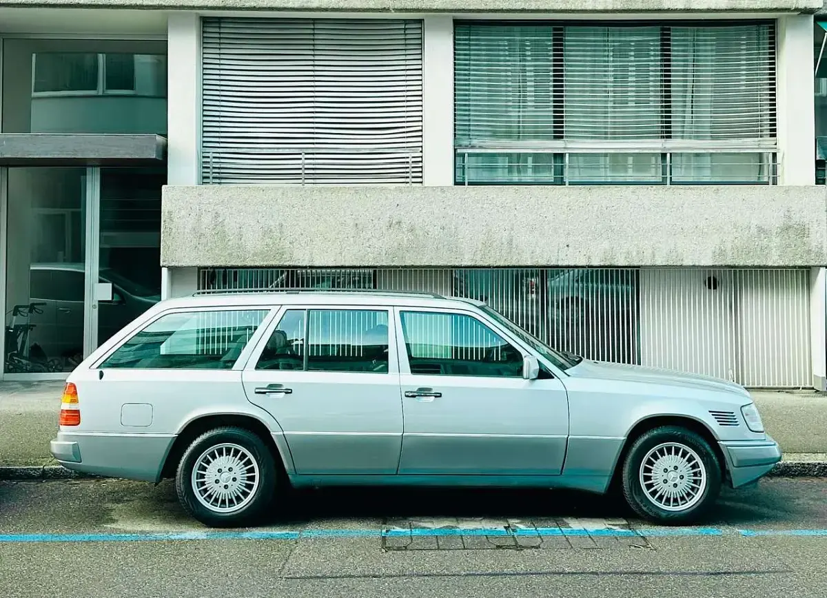 Gebraucht Mercedes E300 147 PS (108 kW) 1996 Silber Kombi