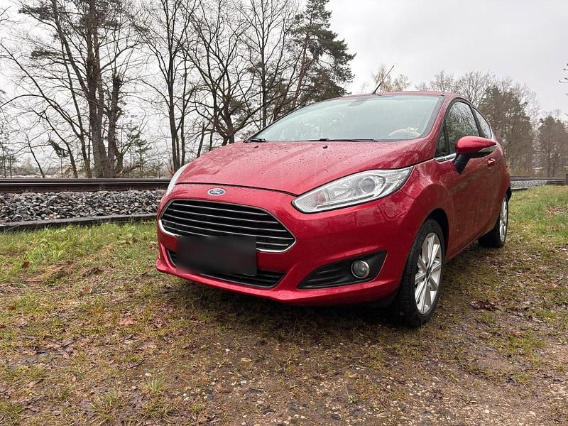 Gebraucht Ford Fiesta 95 PS (69 kW) 2016 Rot Kleinwagen