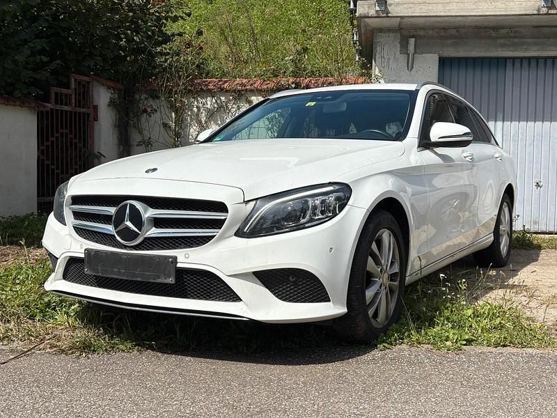 Weiß Gebraucht 2019 Mercedes C220 Kombi | 26.200 € (Guter Preis) - Bild 1/4