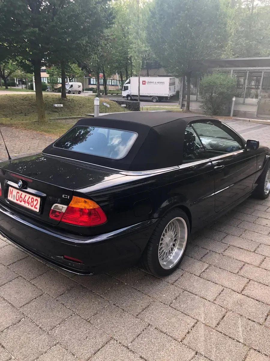 Gebraucht BMW 323 170 PS (125 kW) 2000 Schwarz Cabrio