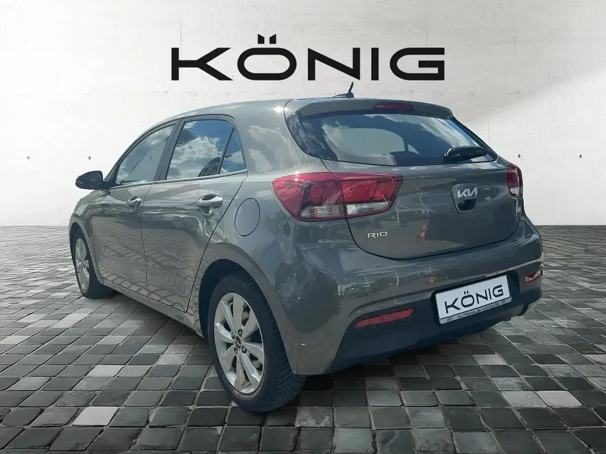 Używany Kia Rio Vision 101 KM (74 kW) 2023 Zielony Sedan/Limuzyna
