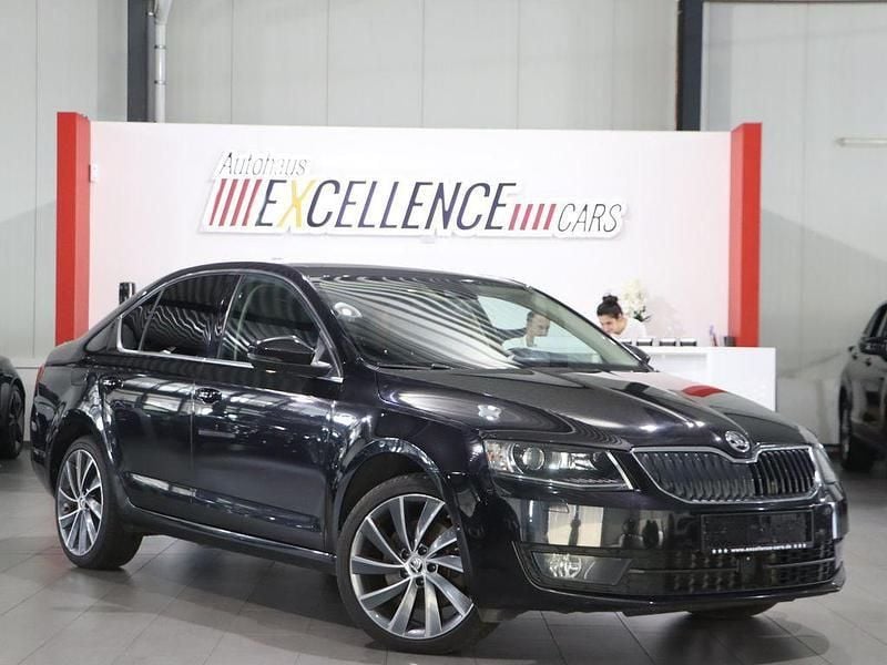 Schwarz Gebraucht 2016 Skoda Octavia LAURIN & KLEMENT Limousine | 11.900 € (Guter Preis) - Bild 1/4
