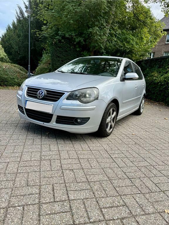 Silber Gebraucht 2009 VW Polo GT Limousine | 1.400 € (Superpreis) - Bild 1/4