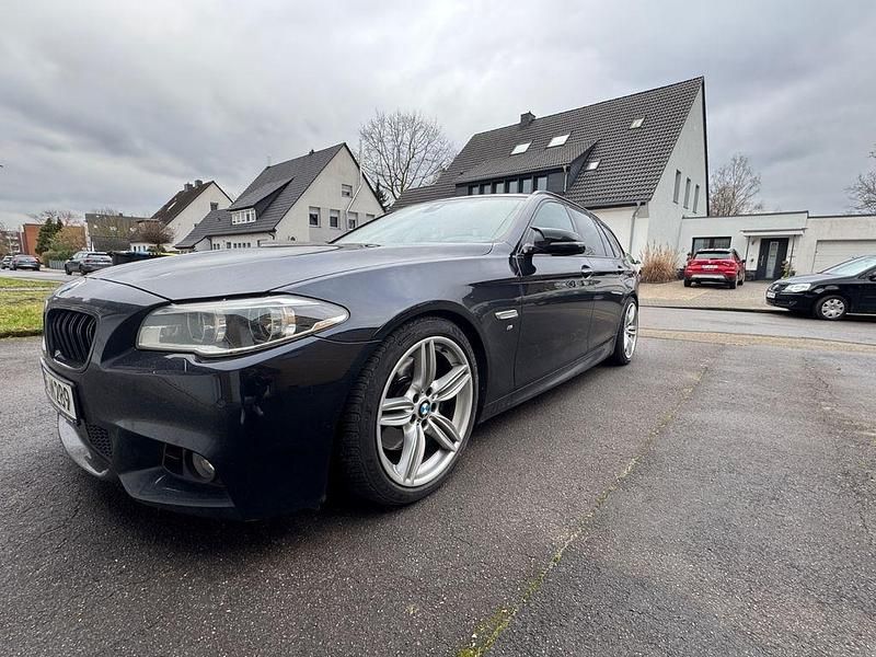 Schwarz Gebraucht 2015 BMW 525 Shadowline Kombi | 18.999 € (Fairer Preis) - Bild 1/4