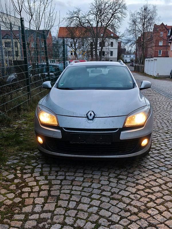 Gebraucht Renault Mégane GrandTour 110 PS (80 kW) 2013 Grau Kombi