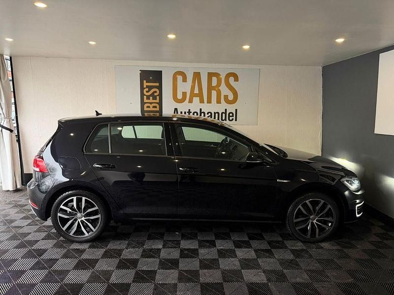 Gebraucht VW Golf 100 kW (136 PS) 2020 Schwarz Limousine