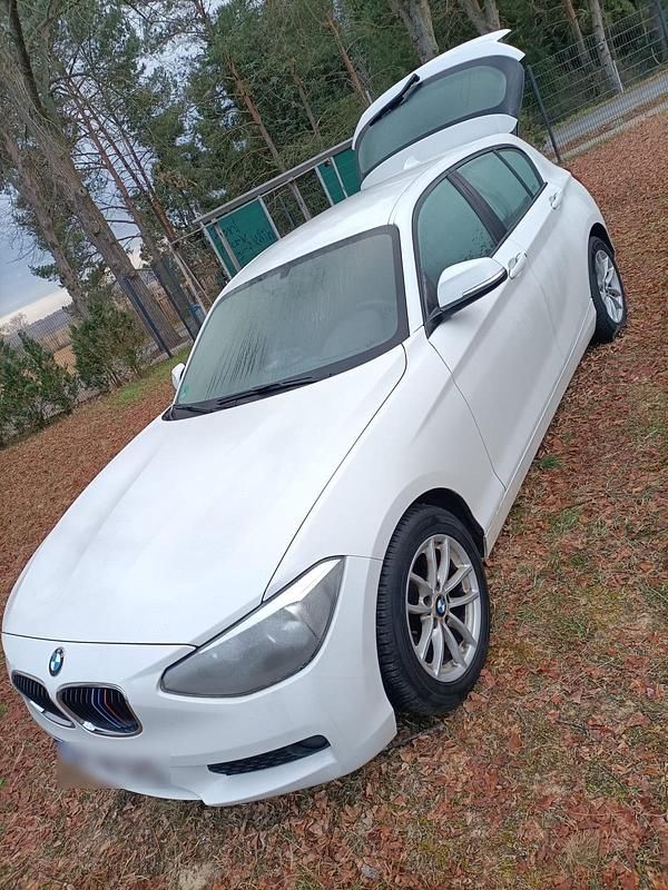 Gebraucht BMW 114 102 PS (75 kW) 2012 Weiß Kleinwagen