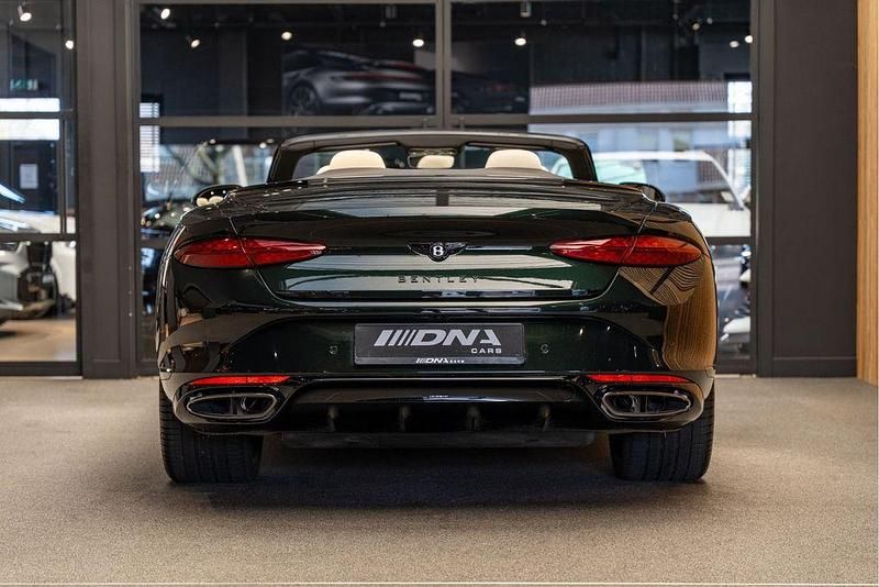 Gebraucht Bentley Continental 680 PS (500 kW) 2026 Grün Cabrio