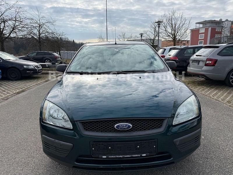 Gebraucht Ford Focus Trend 116 PS (85 kW) 2005 Grün Limousine