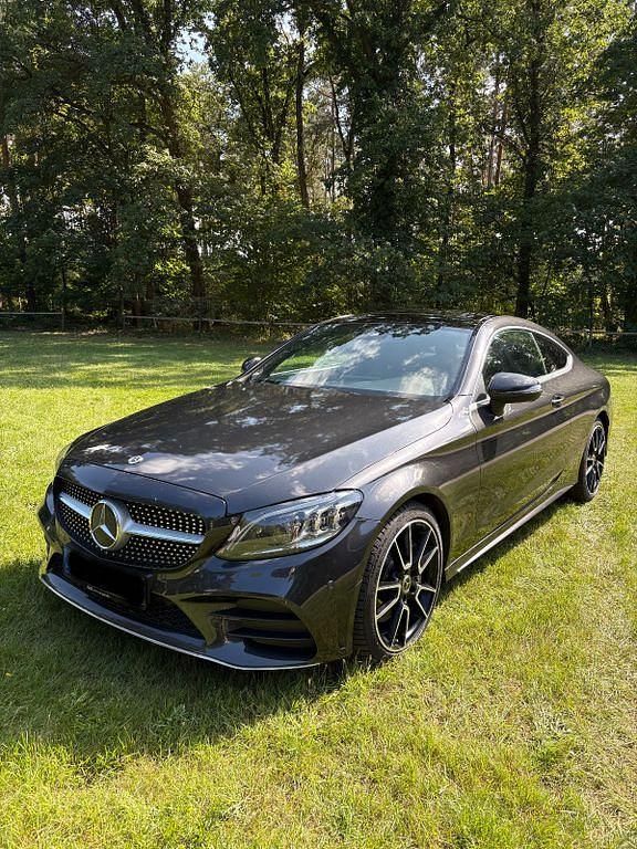 Silber Gebraucht 2019 Mercedes C300 Coupé | 26.900 € (Superpreis) - Bild 1/4