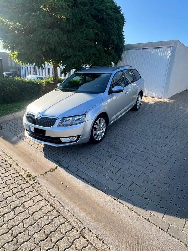 Silber Gebraucht 2014 Skoda Octavia Kombi | 7.400 € (Guter Preis) - Bild 1/4