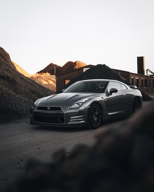Grau Gebraucht 2011 Nissan GT-R GT Coupé | 75.000 € - Bild 1/4