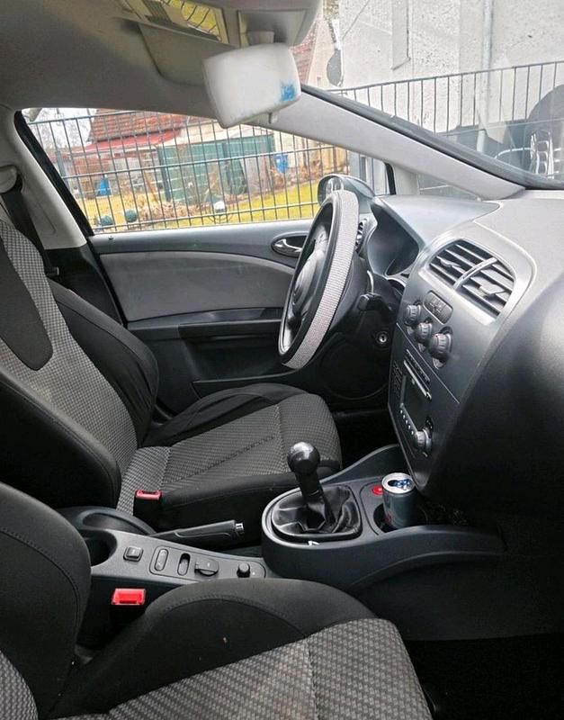 Gebraucht Seat Leon 105 PS (77 kW) 2008 Schwarz Kleinwagen