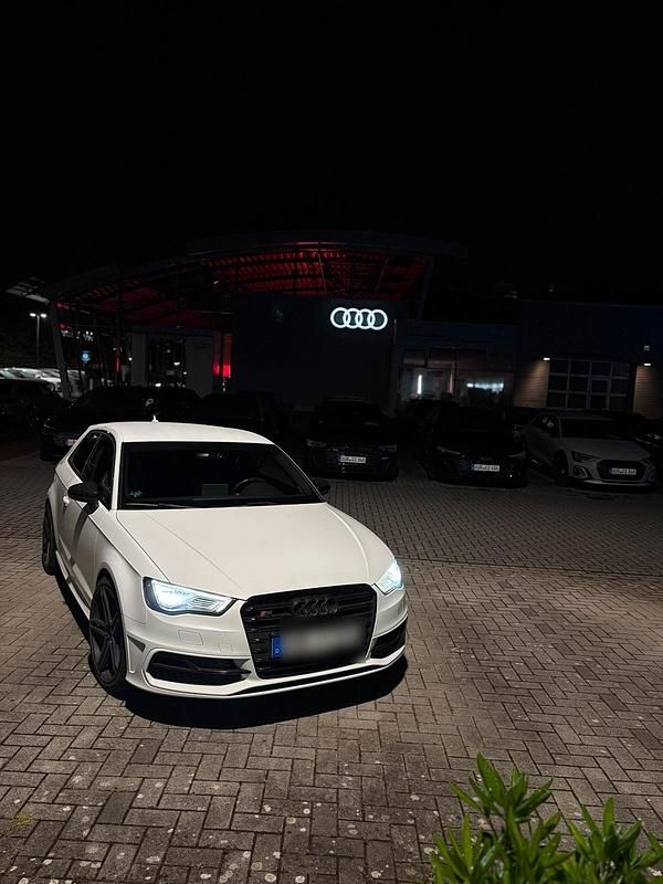 Weiß Gebraucht 2014 Audi S3 Sportback Kleinwagen | 15.600 € - Bild 1/4