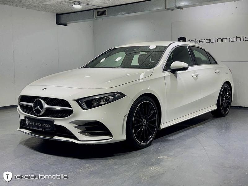 Polarweiss unilack Gebraucht 2020 Mercedes A250 AMG line Limousine | 28.690 € (Fairer Preis) - Bild 1/4