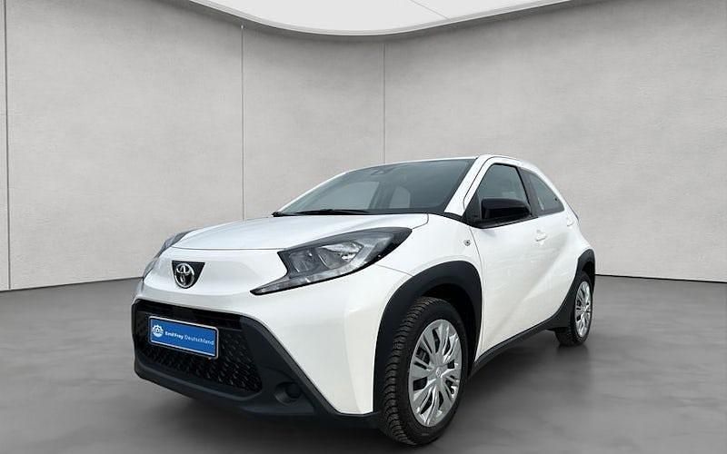 Weiß Neu 2025 Toyota Aygo Play Kleinwagen | 15.990 € - Bild 1/4