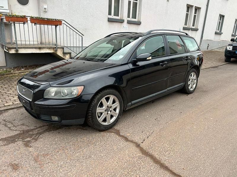 Schwarz Gebraucht 2006 Volvo V50 Summum Kombi | 800 € (Superpreis) - Bild 1/4