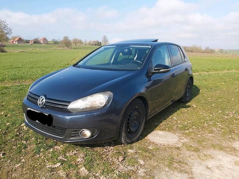 Gebraucht VW Golf VI 105 PS (77 kW) 2012 Blau Kleinwagen