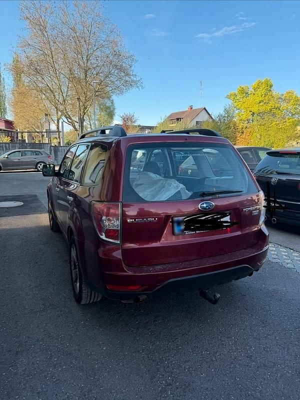 Gebraucht Subaru Forester 147 PS (108 kW) 2011 Rot SUV