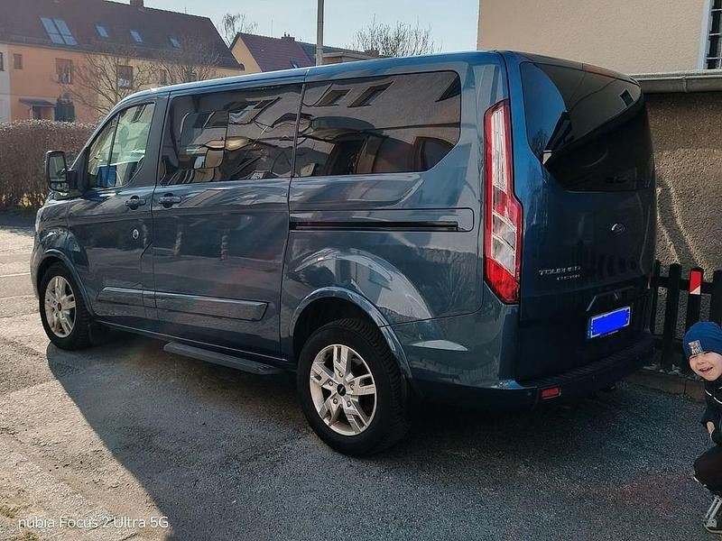 Gebraucht Ford Tourneo Titanium 185 PS (136 kW) 2020 Blau Van / Kleinbus