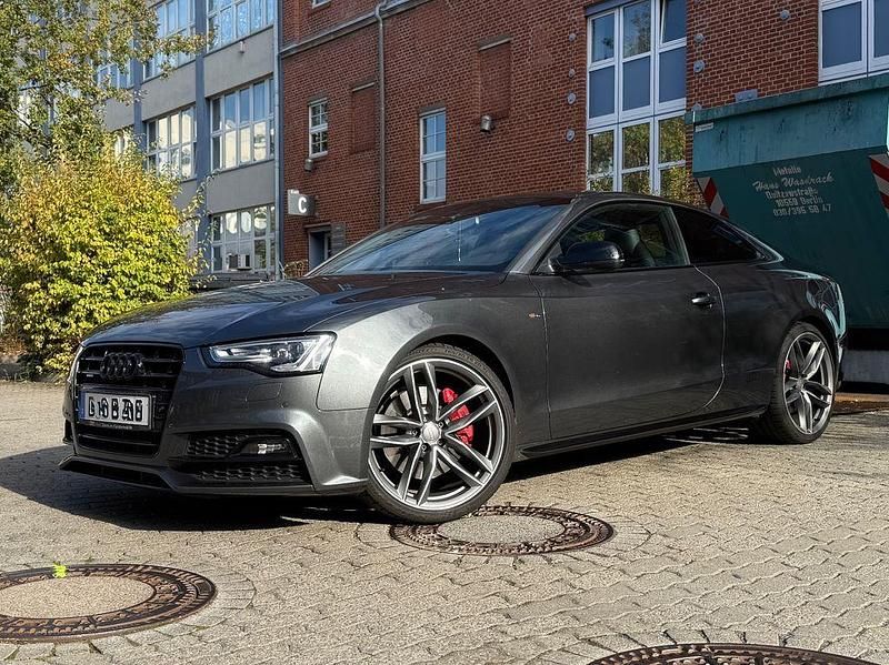 Grau Gebraucht 2016 Audi A5 Sport Coupé | 20.990 € (Fairer Preis) - Bild 1/4