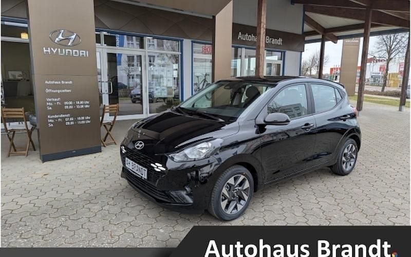 Schwarz Neu 2025 Hyundai i10 Trend Kleinwagen | 18.990 € (Fairer Preis) - Bild 1/4