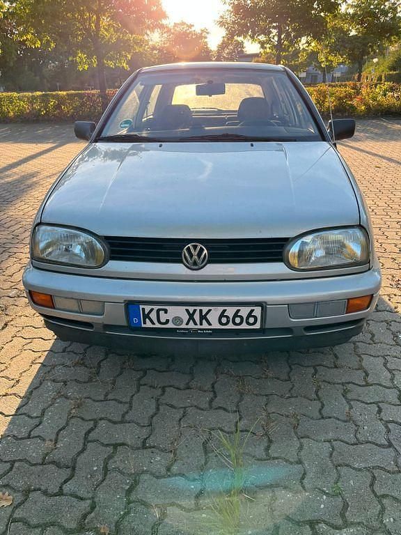 Silber Gebraucht 1996 VW Golf III Limousine | 1.400 € (Superpreis) - Bild 1/4