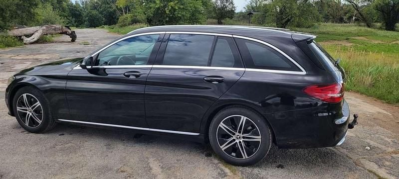 Gebraucht Mercedes C220 Avantgarde 194 PS (142 kW) 2020 Schwarz Kombi
