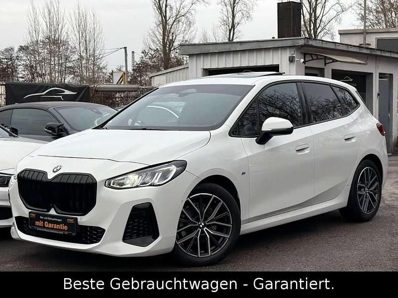 Weiß Gebraucht 2022 BMW 218 M Sport Van / Kleinbus | 27.900 € (Fairer Preis) - Bild 1/4