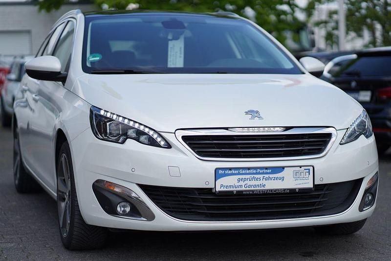 Blanc nacre perlmutt Gebraucht 2017 Peugeot 308 Allure Kombi | 11.950 € (Fairer Preis) - Bild 1/4