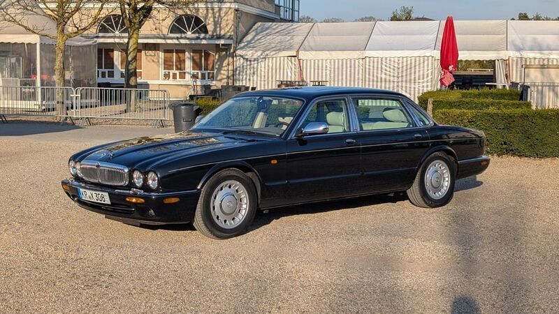 Schwarz Gebraucht 1998 Jaguar XJ Limousine | 11.900 € (Teuer) - Bild 1/4