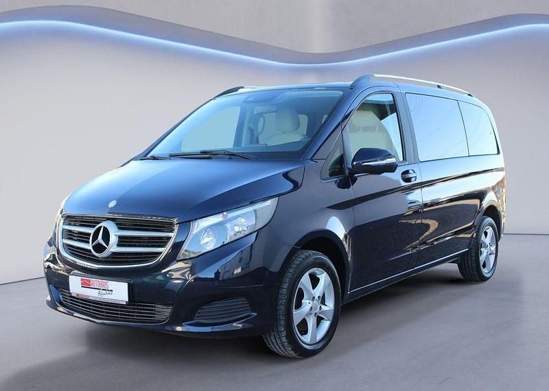 Gebraucht Mercedes V250 Edition 190 PS (139 kW) 2015 Blau Van / Kleinbus